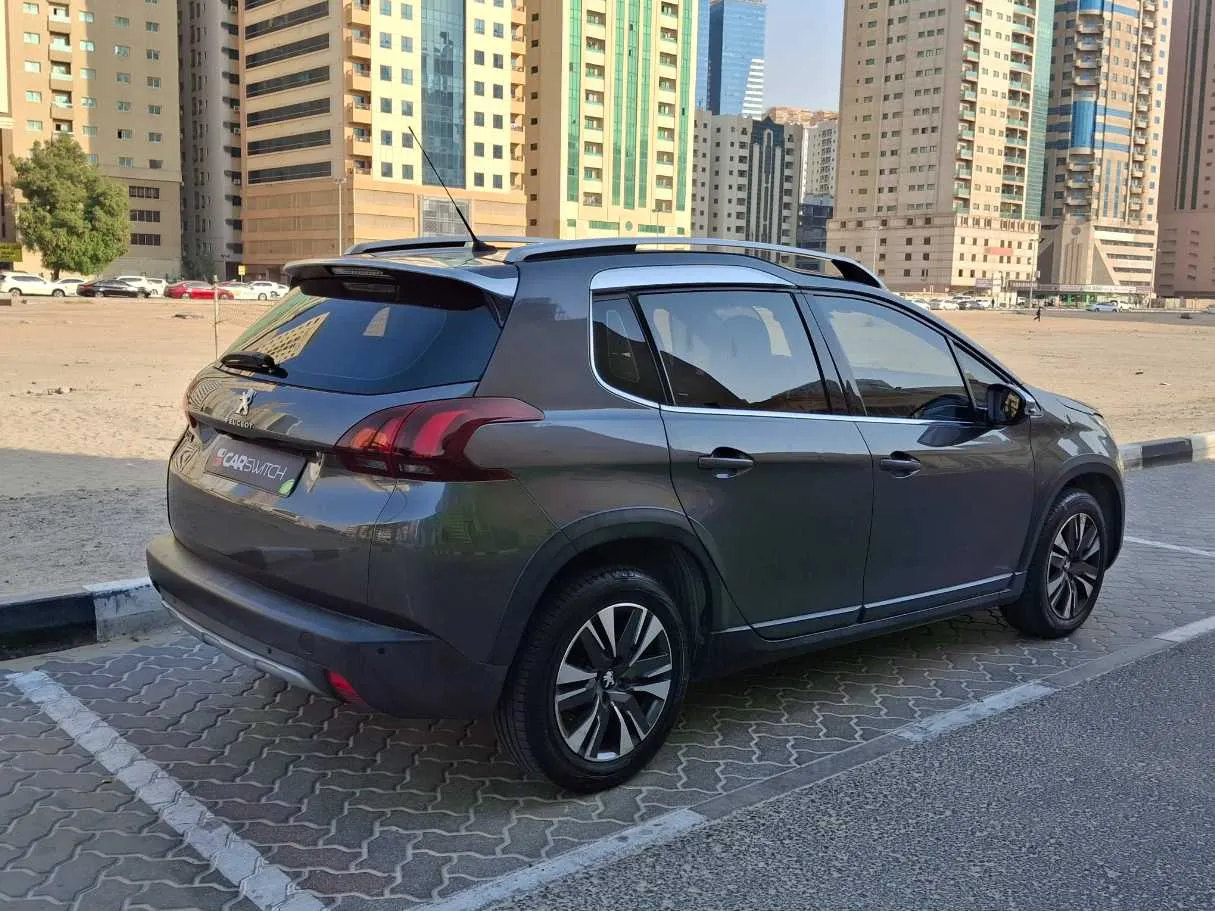 Car image 5