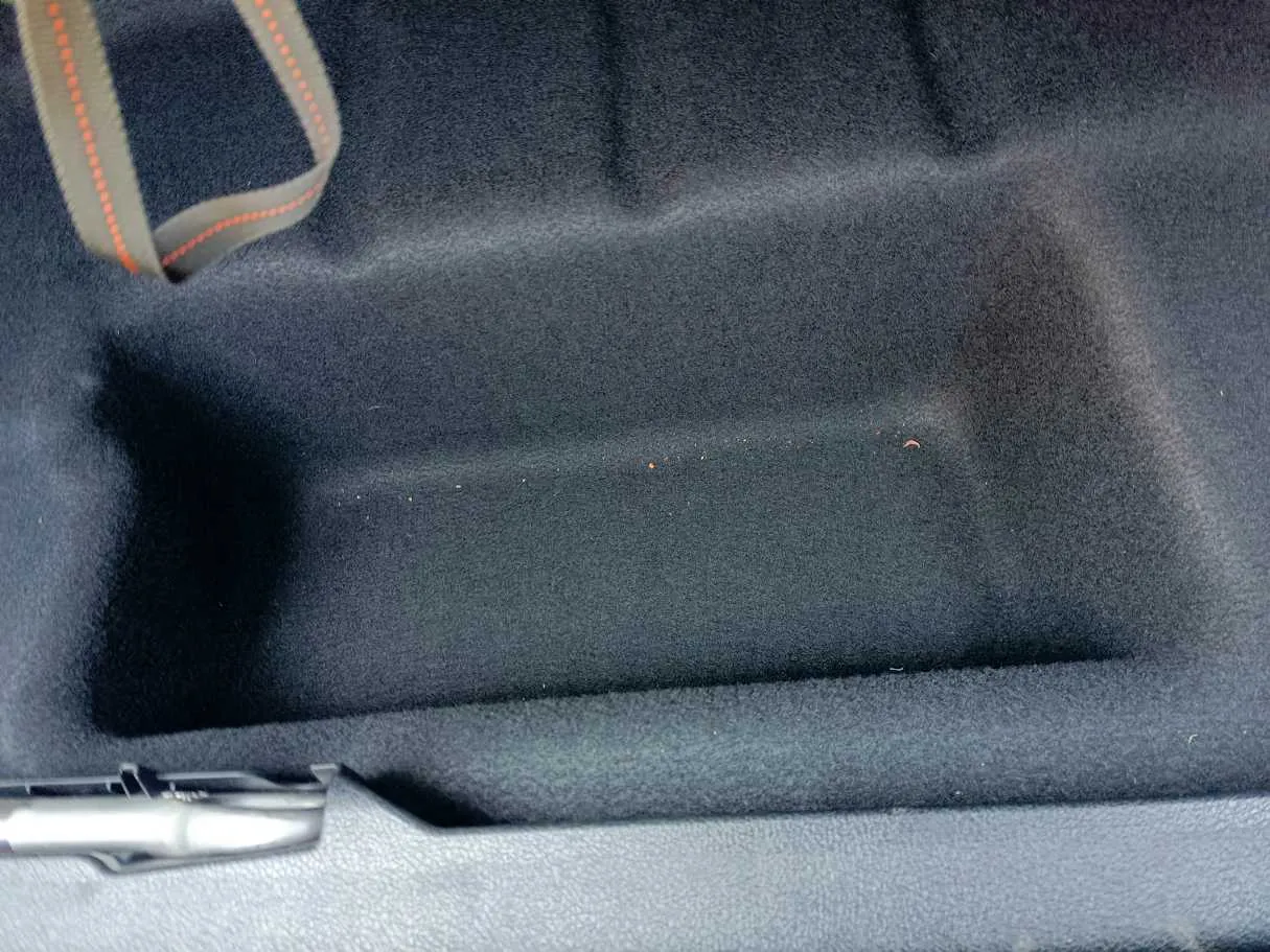 Car image 36