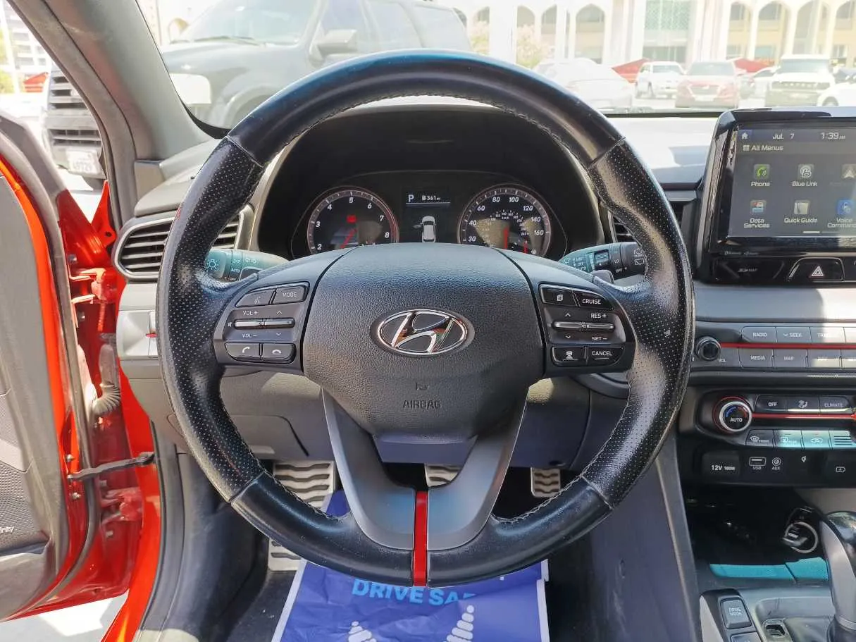 Car image 17