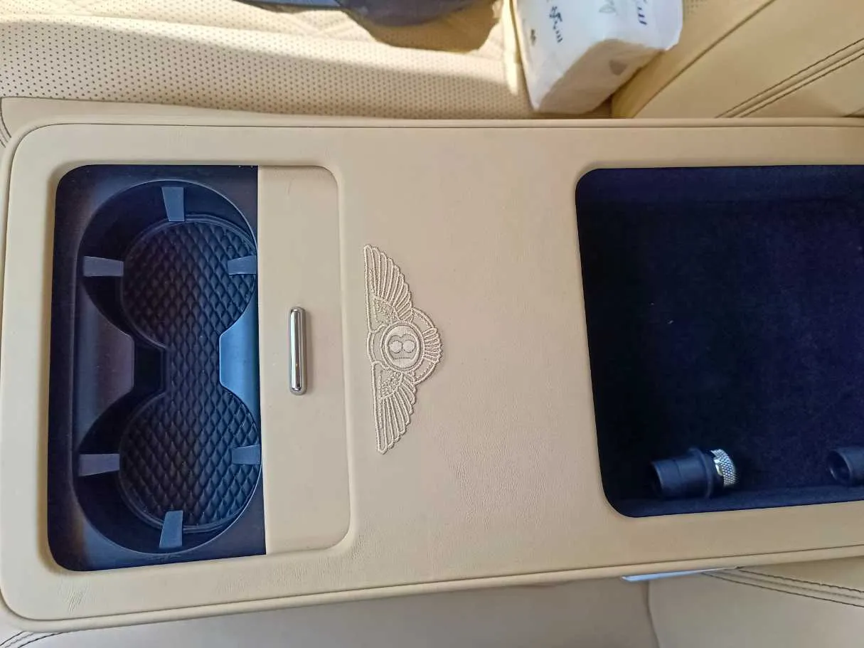 Car image 35