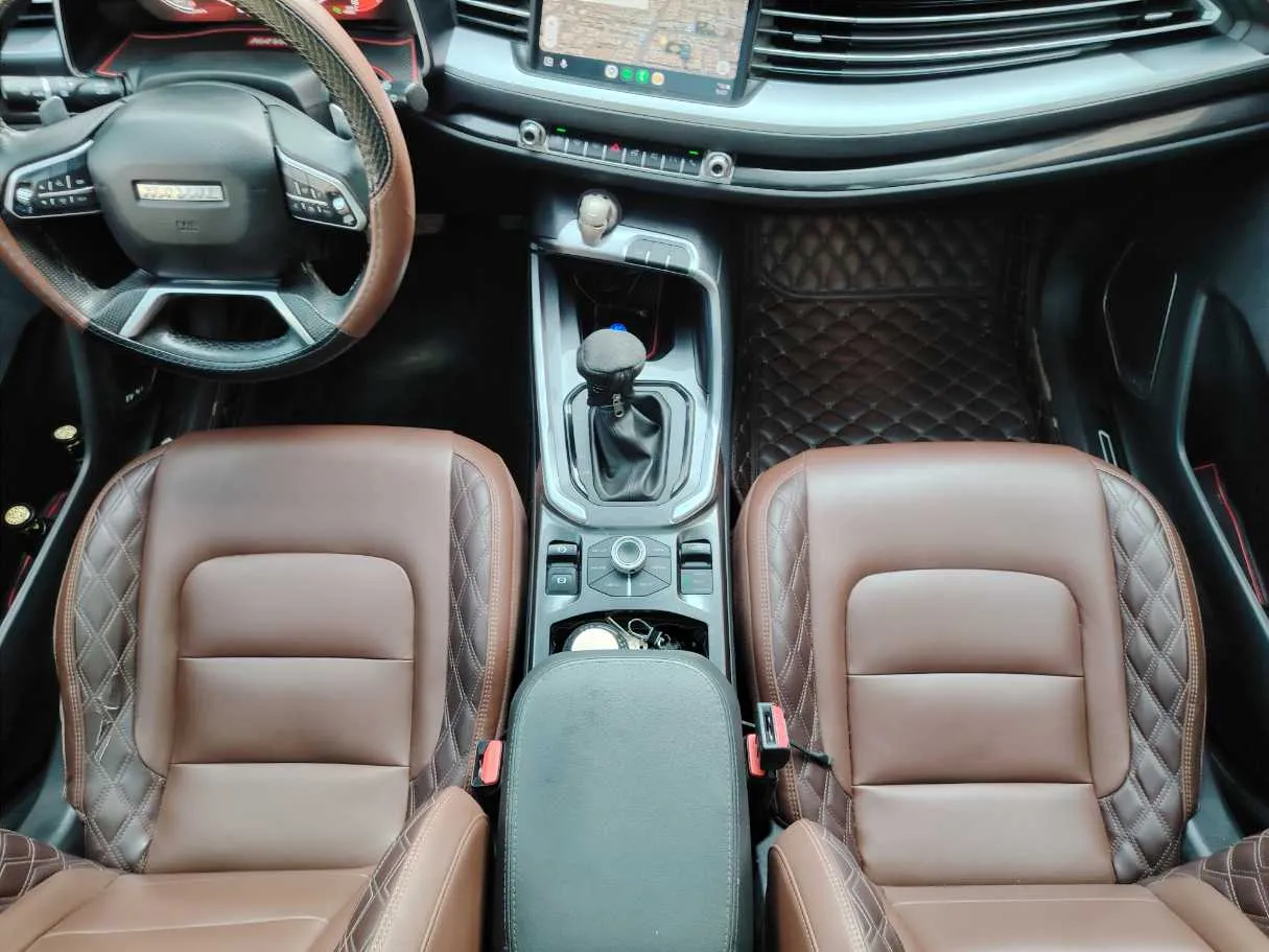 Car image 19