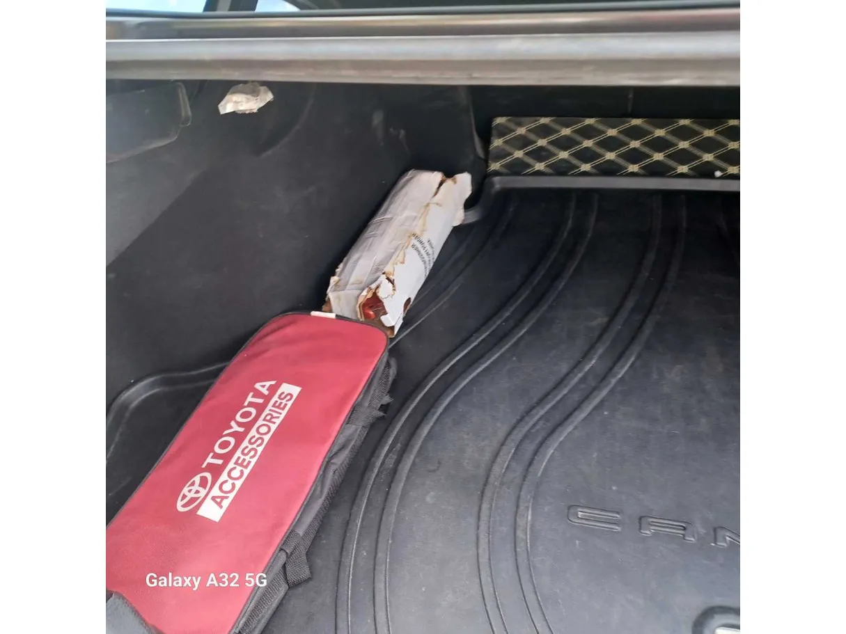 Car image 24