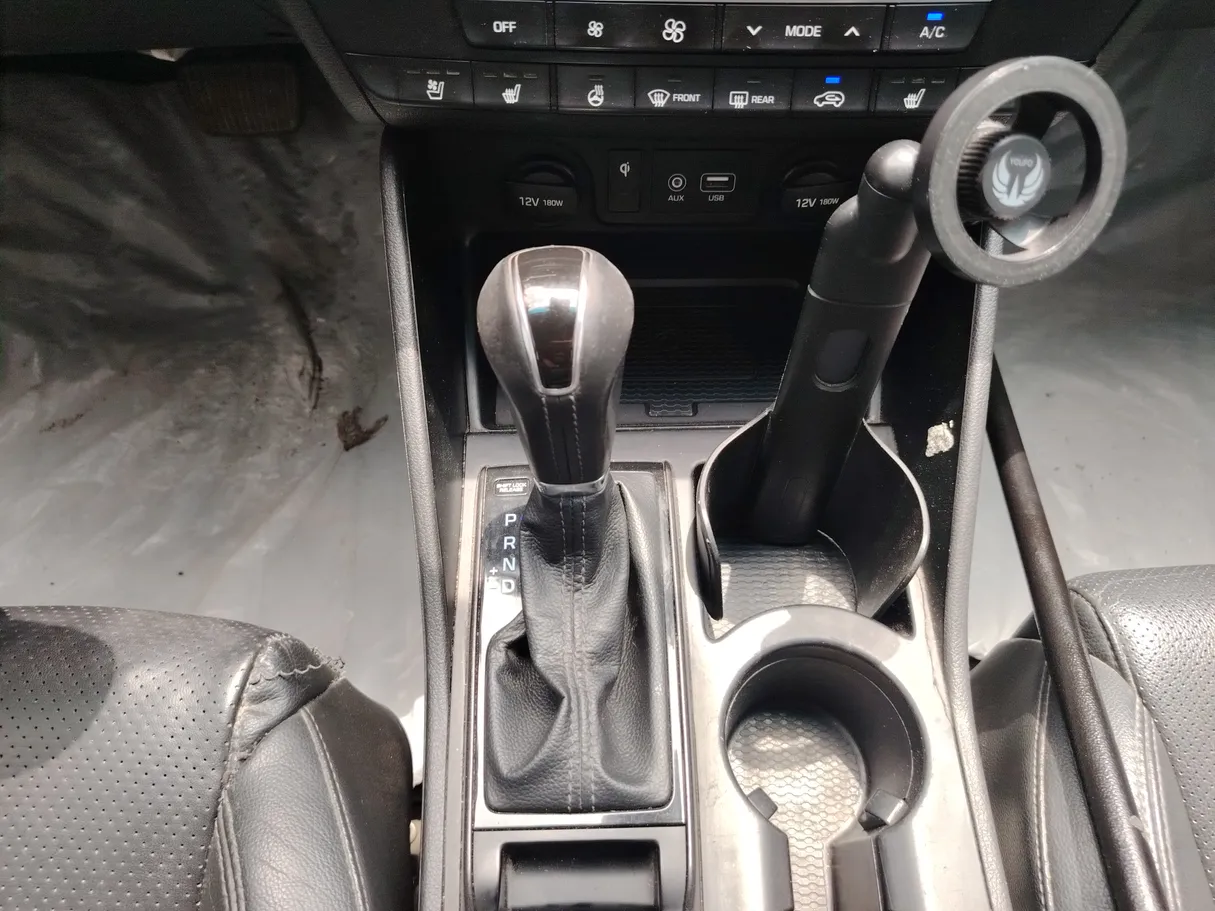 Car image 20