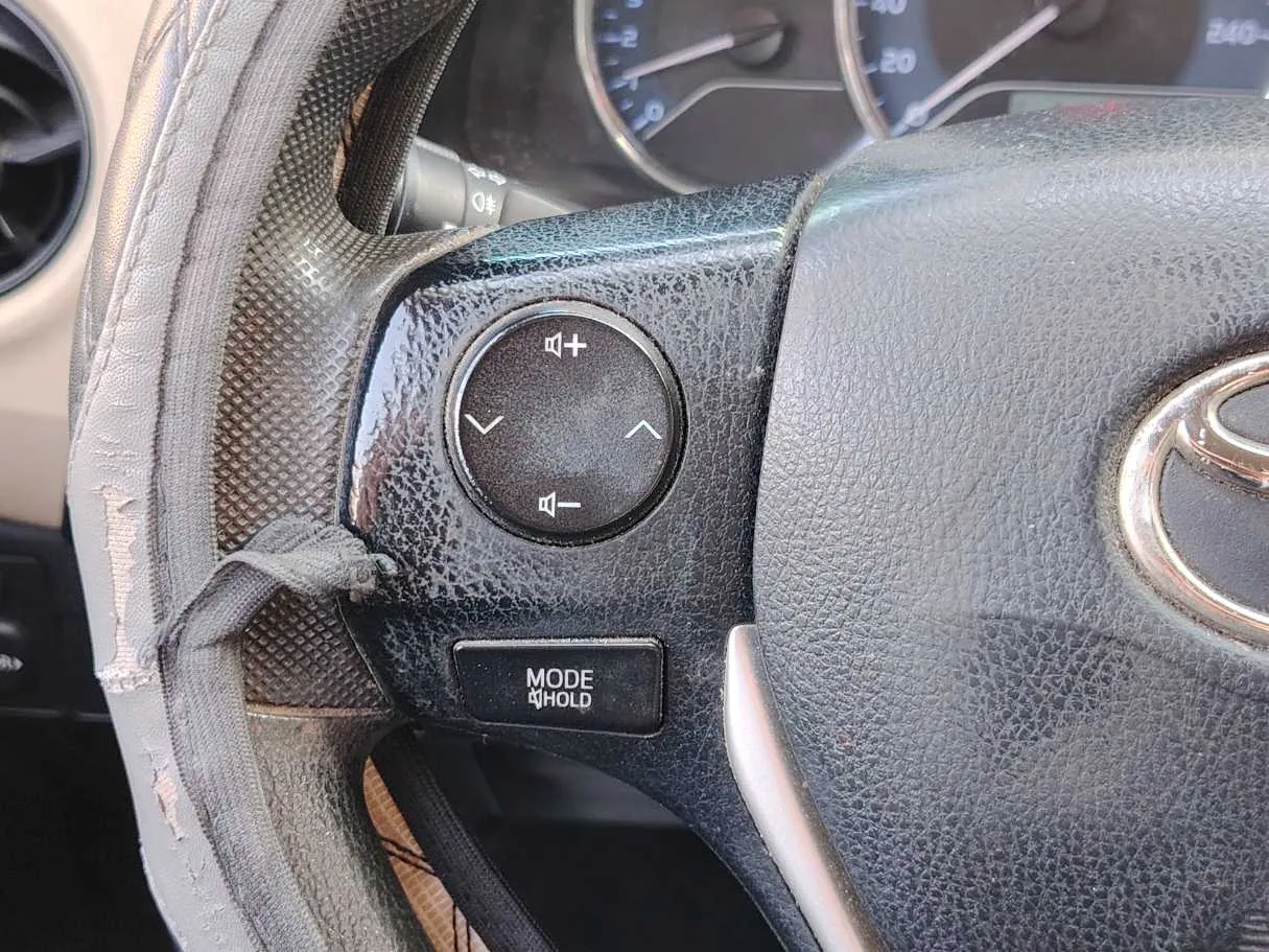 Car image 24
