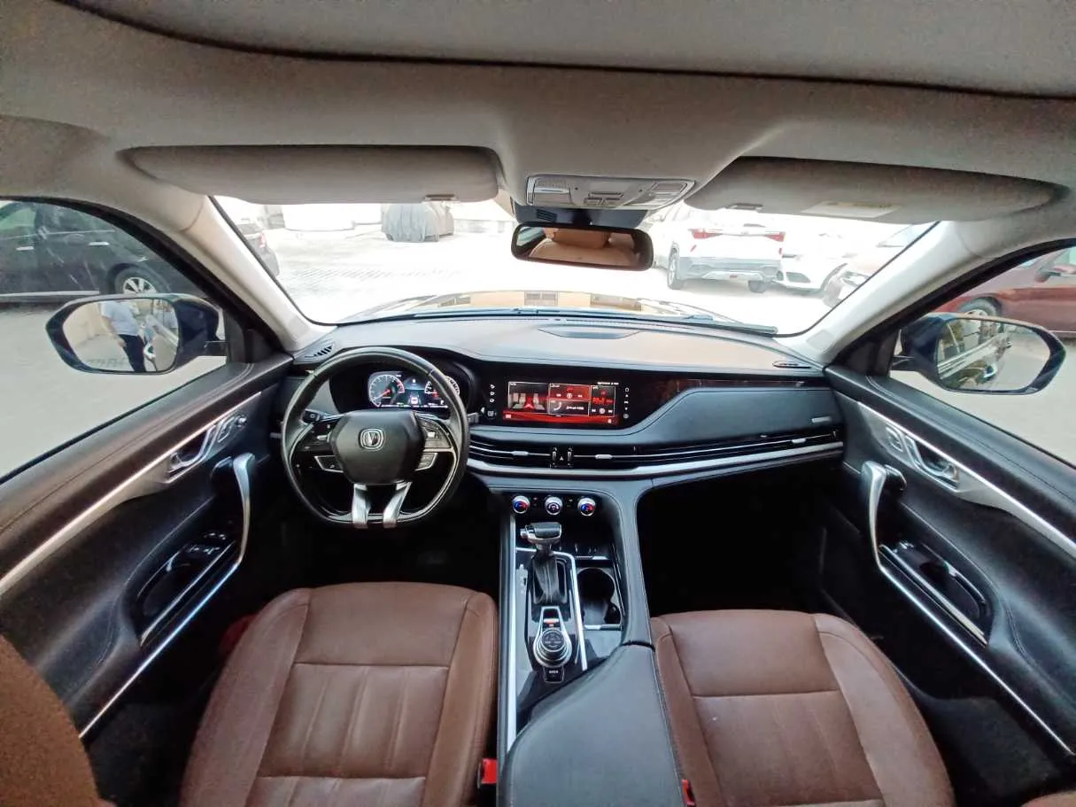 Car image 13