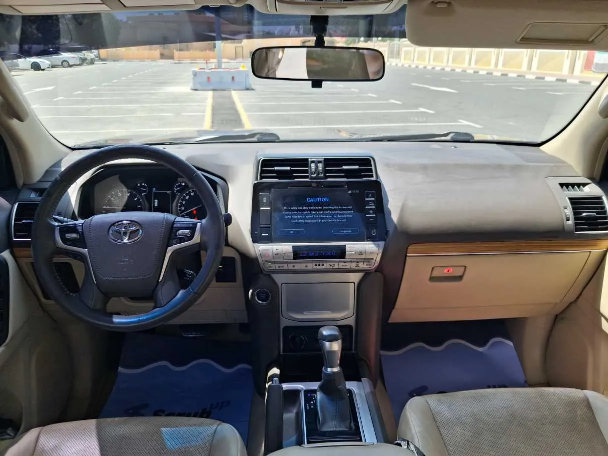 Car image 16