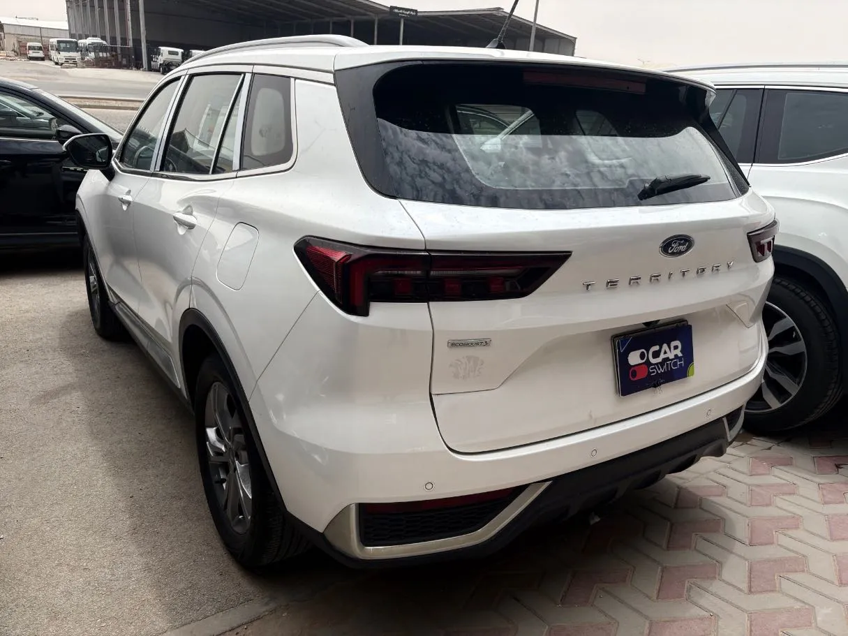 Car image 5