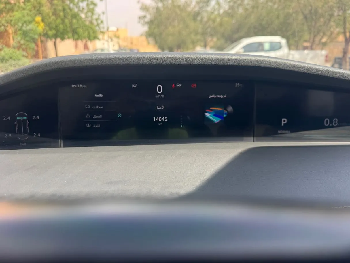 Car image 19