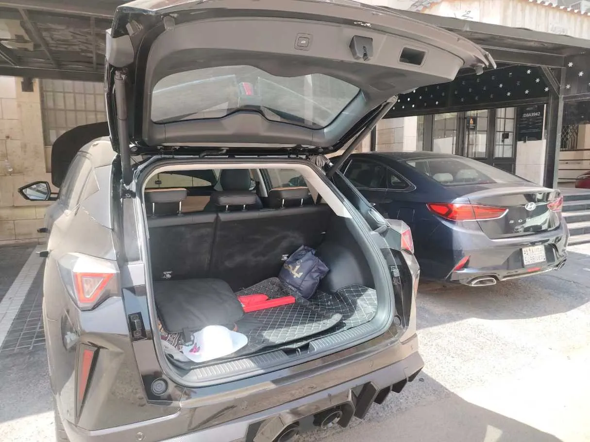 Car image 28