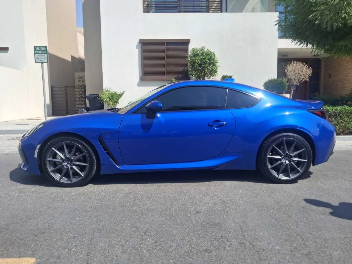 Car image 4