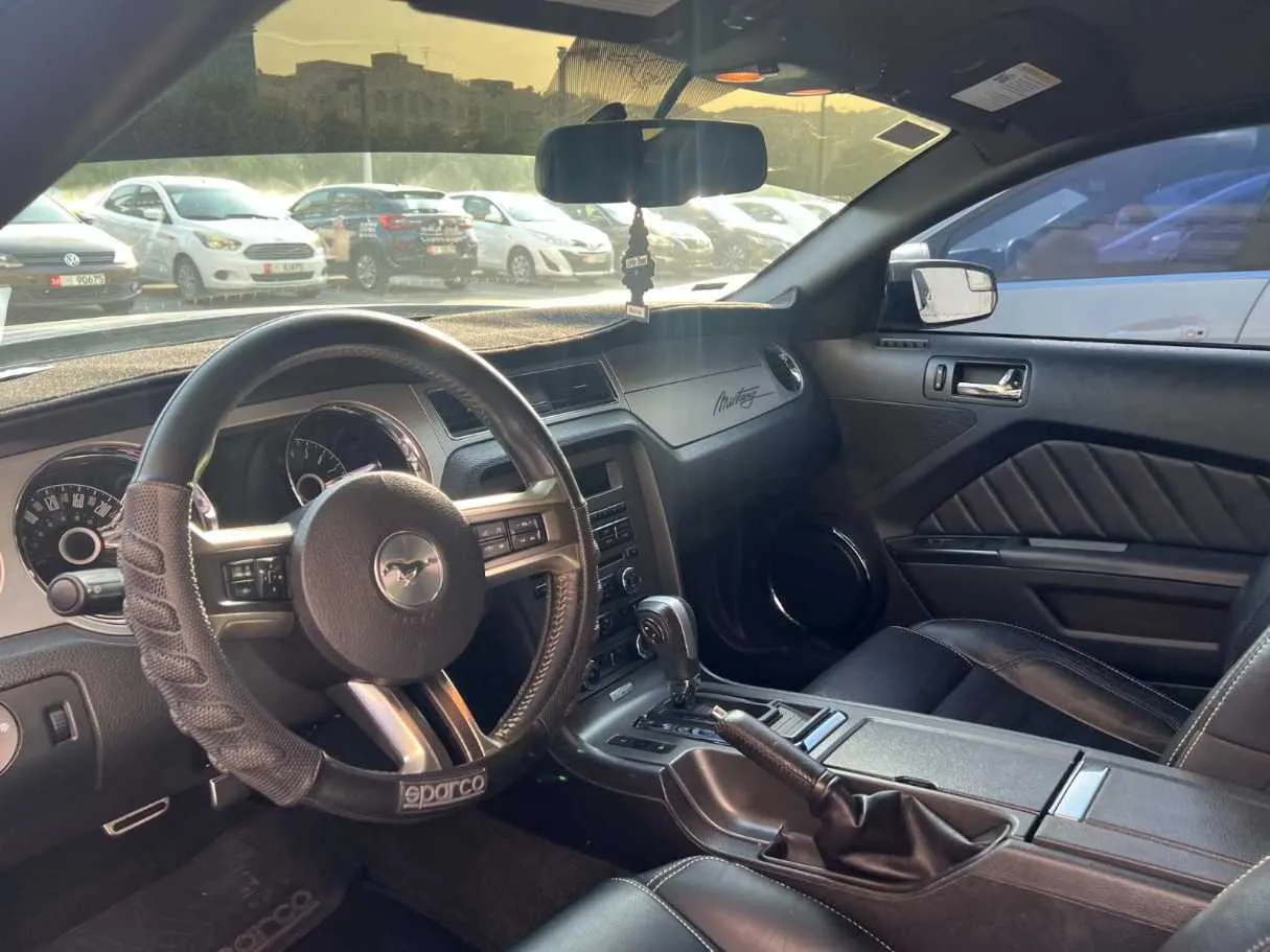 Car image 10