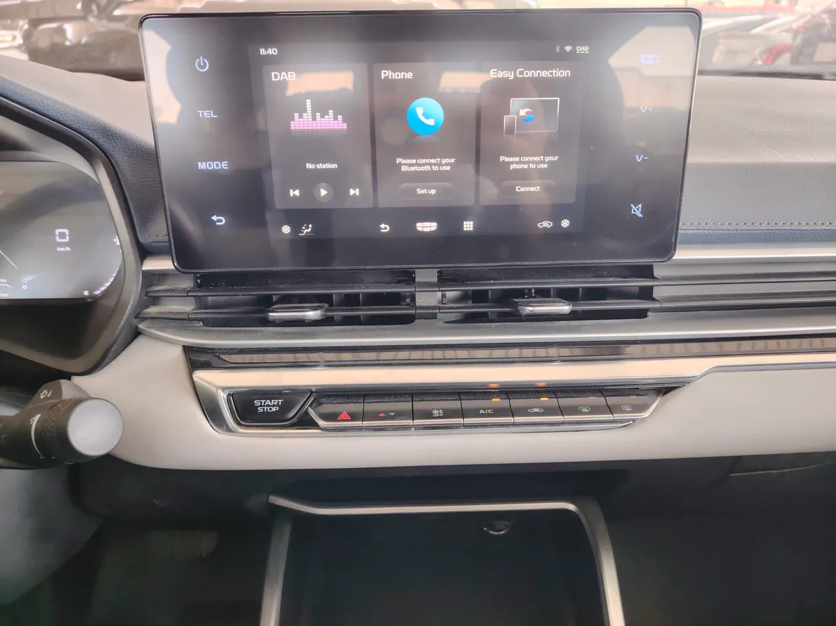Car image 21