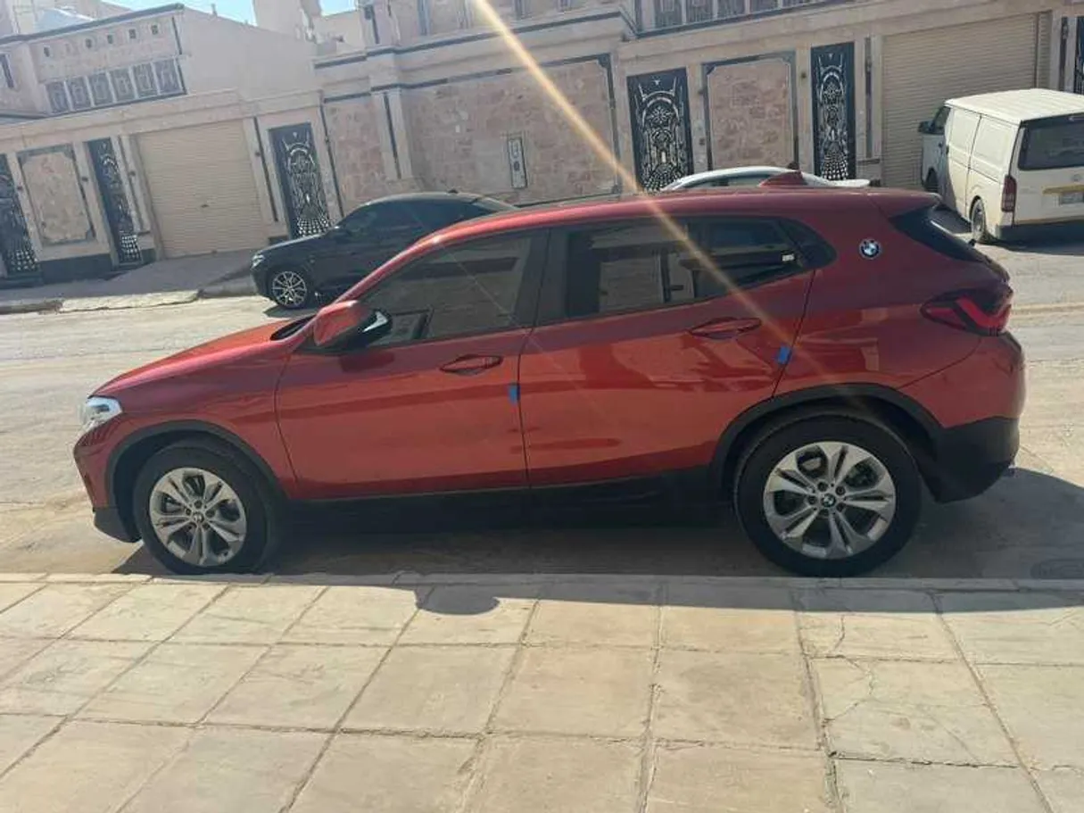 Car image 10