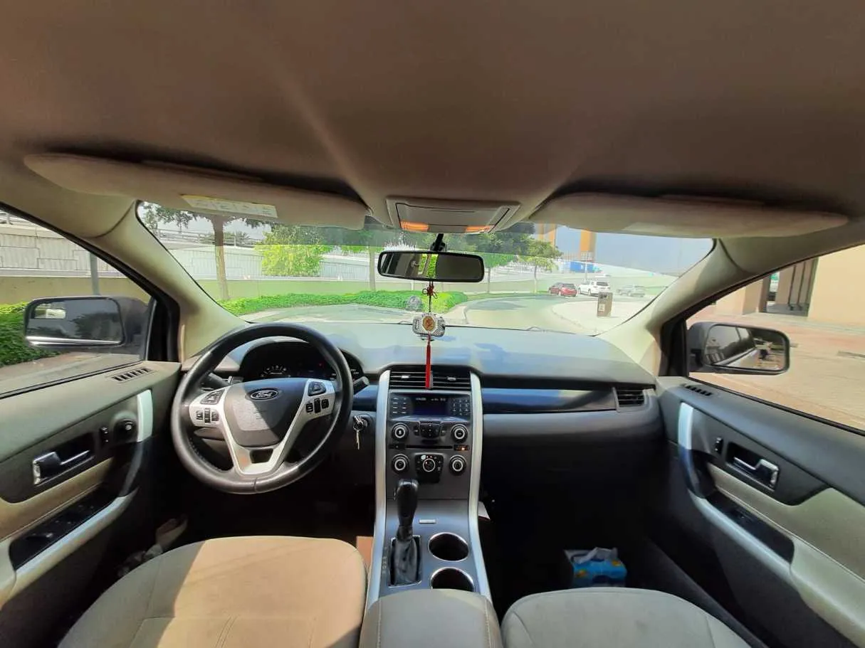 Car image 14