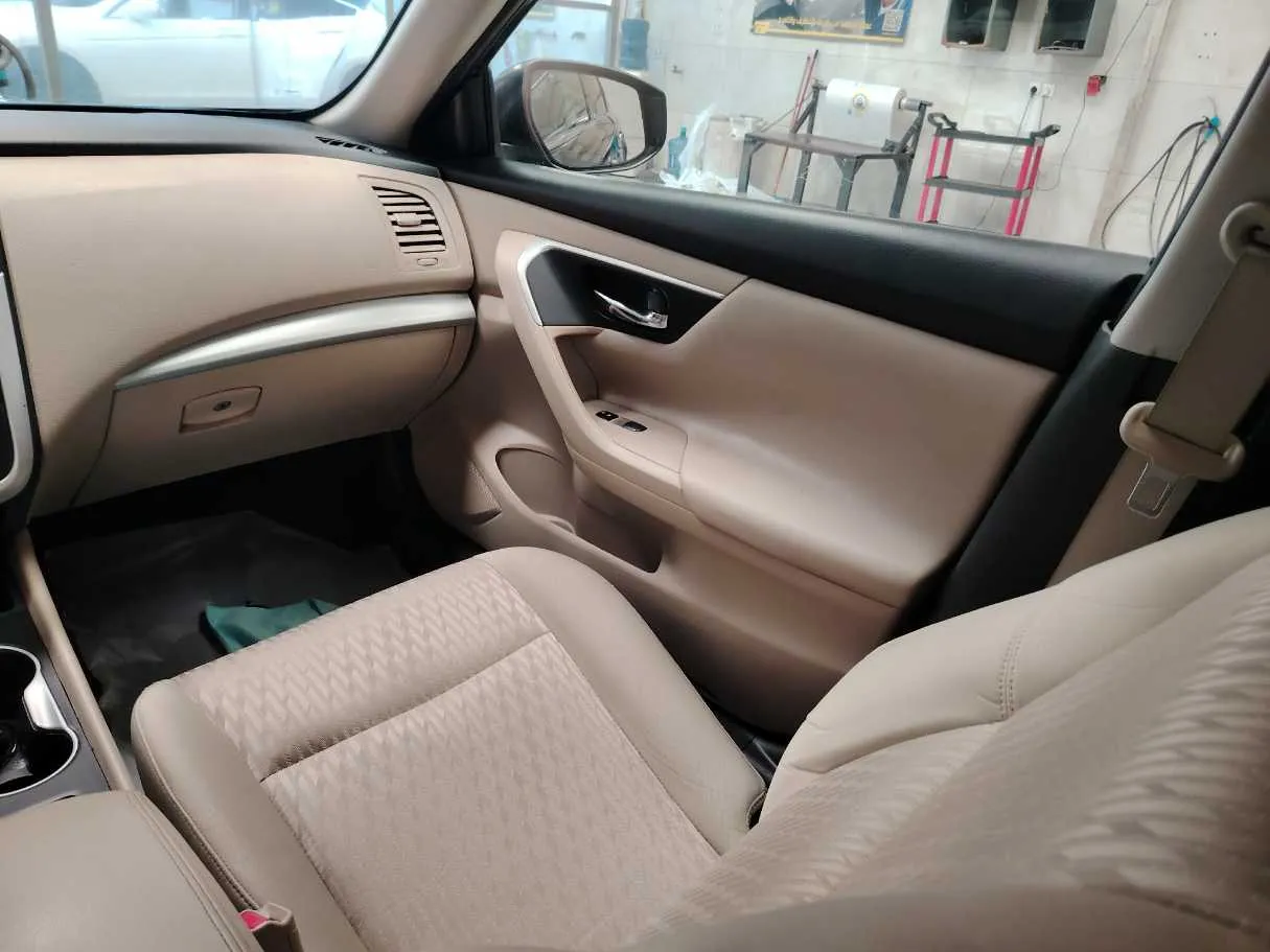 Car image 29