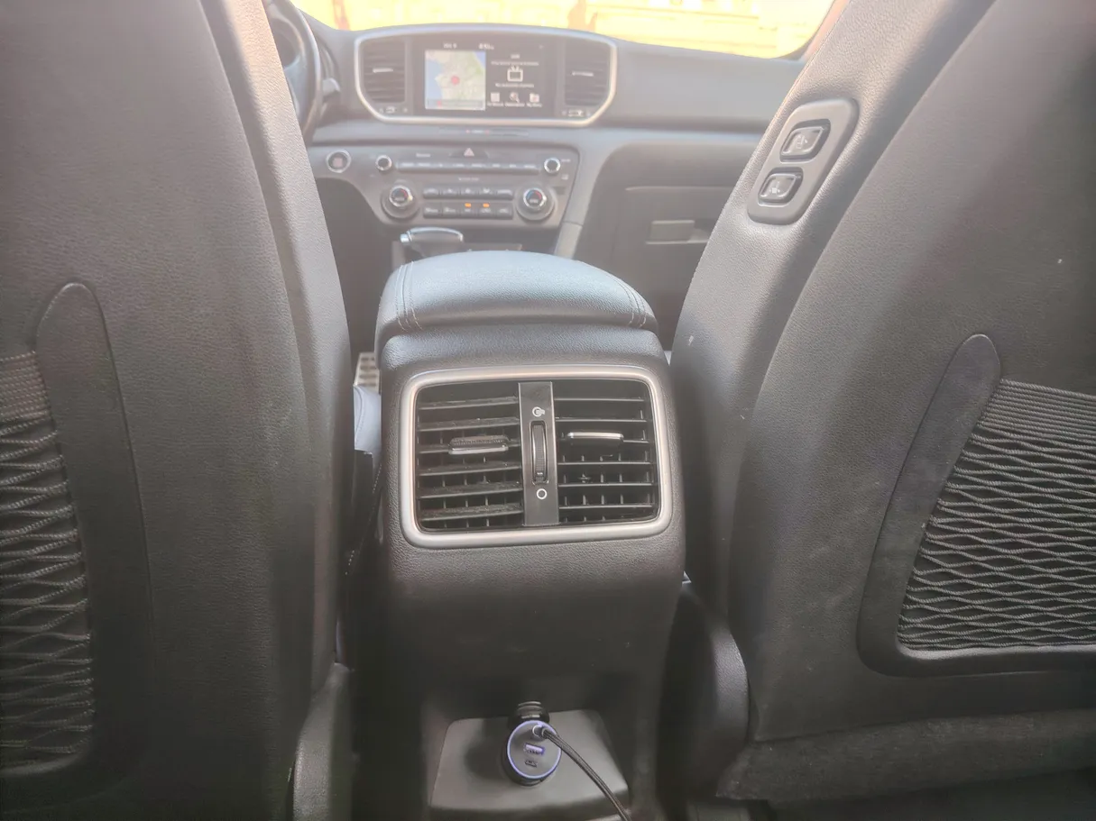 Car image 30