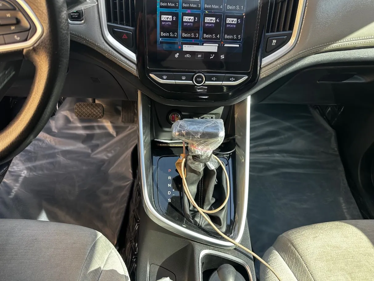 Car image 18