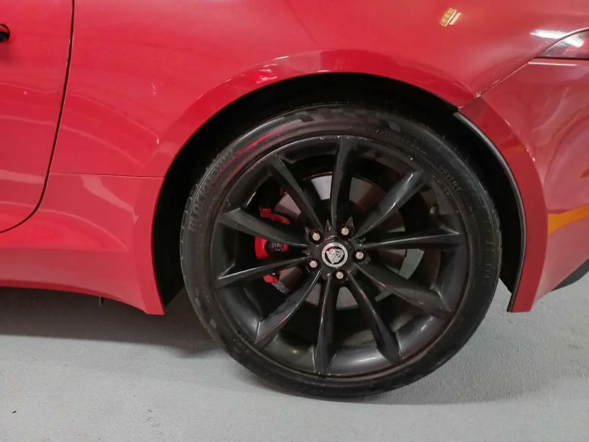 Car image 9