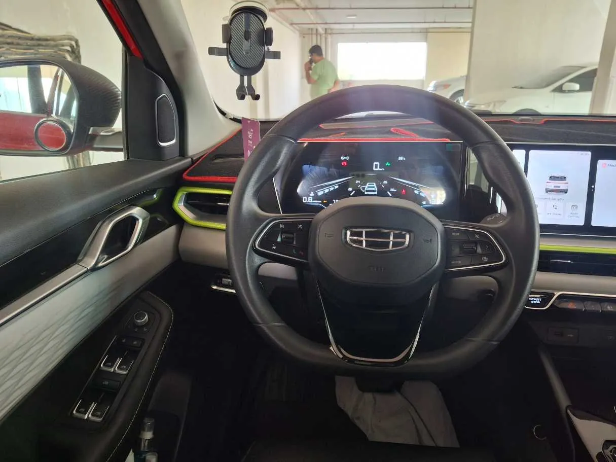 Car image 16