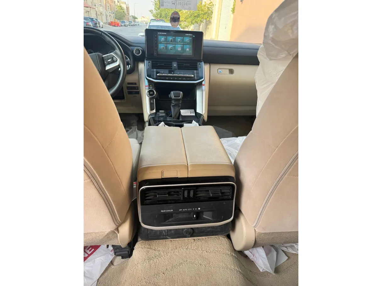 Car image 20