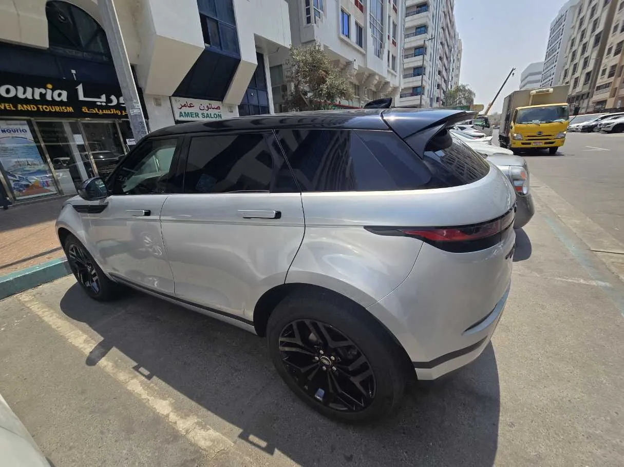 Car image 8