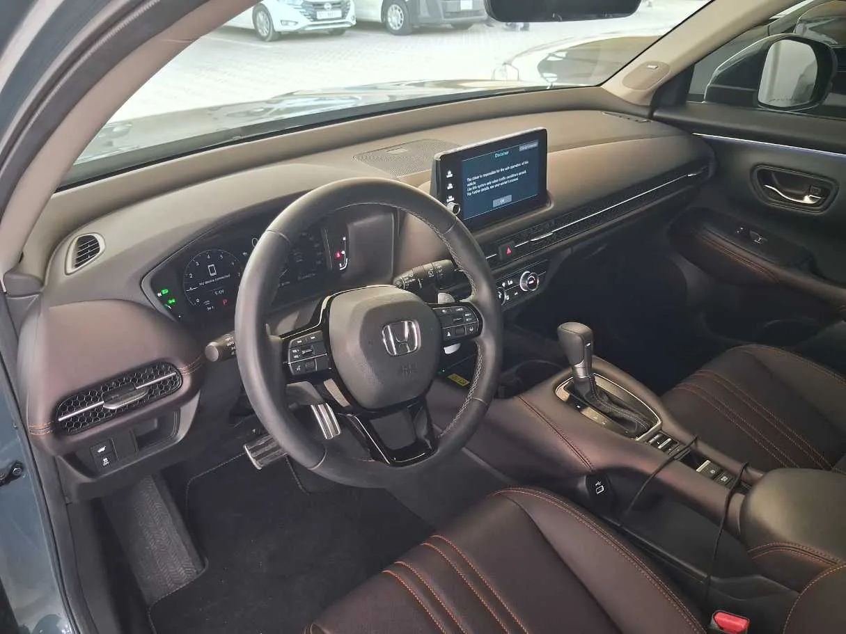 Car image 11