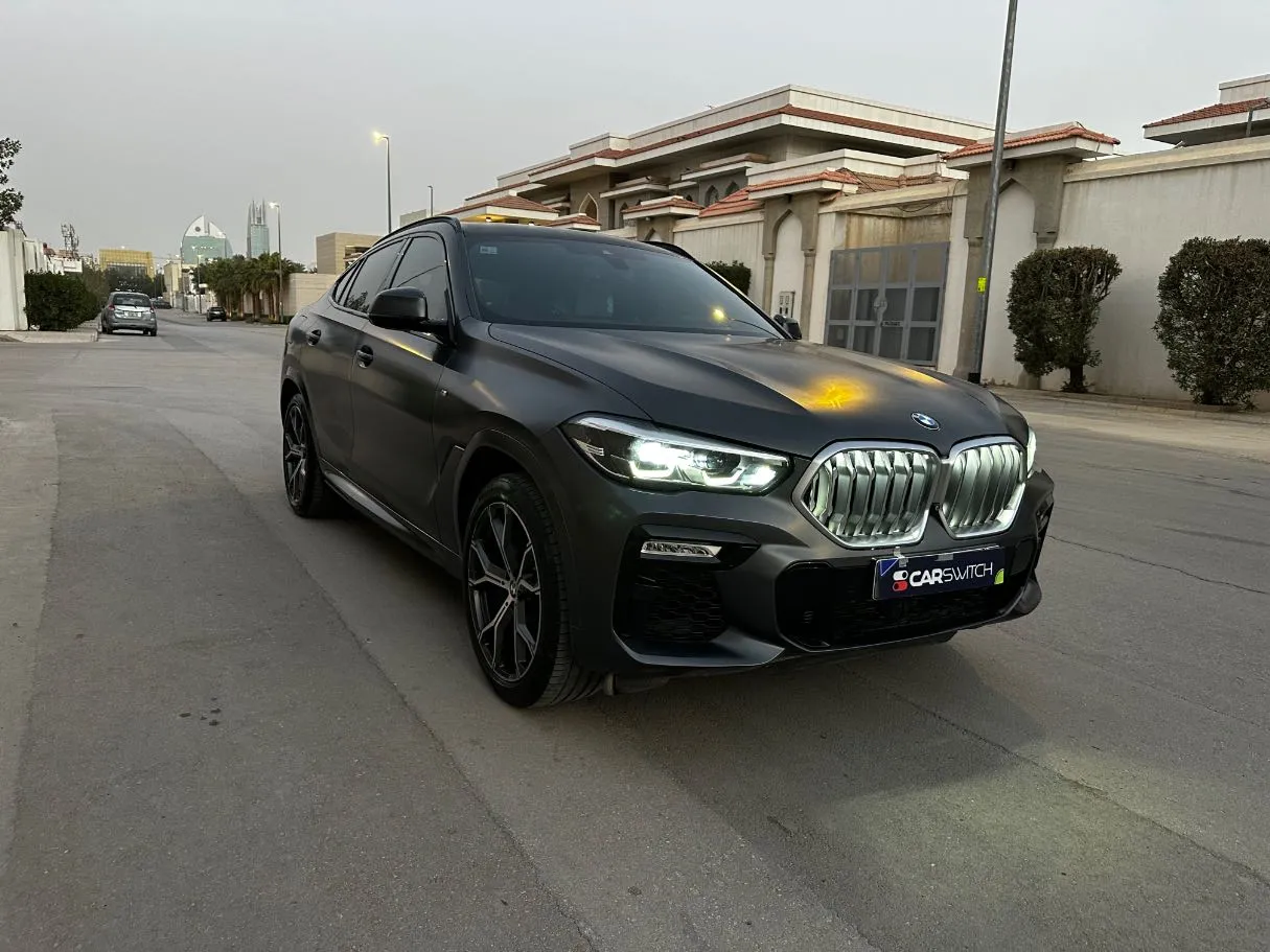 Car image 3