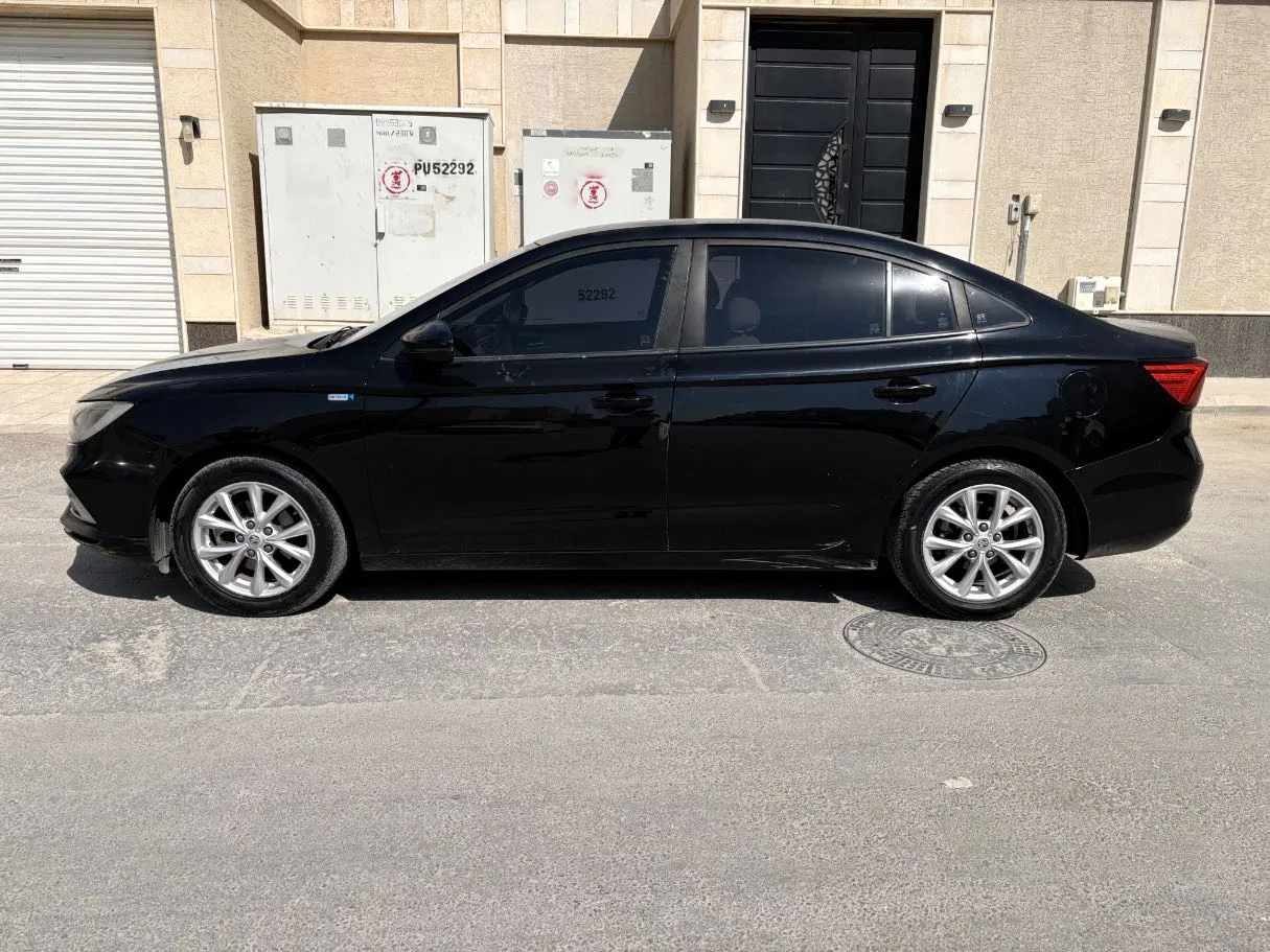 Car image 8