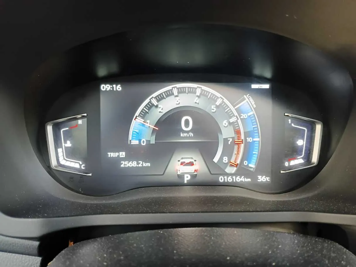 Car image 19
