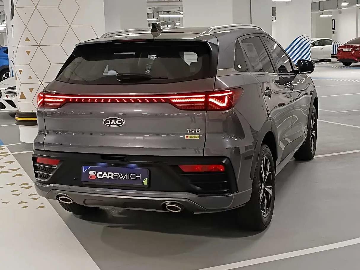 Car image 5