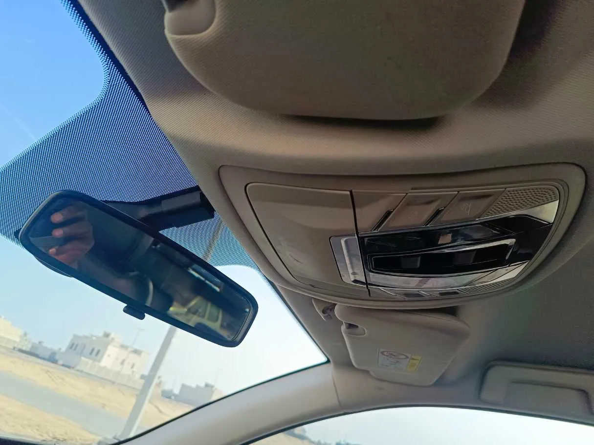 Car image 33