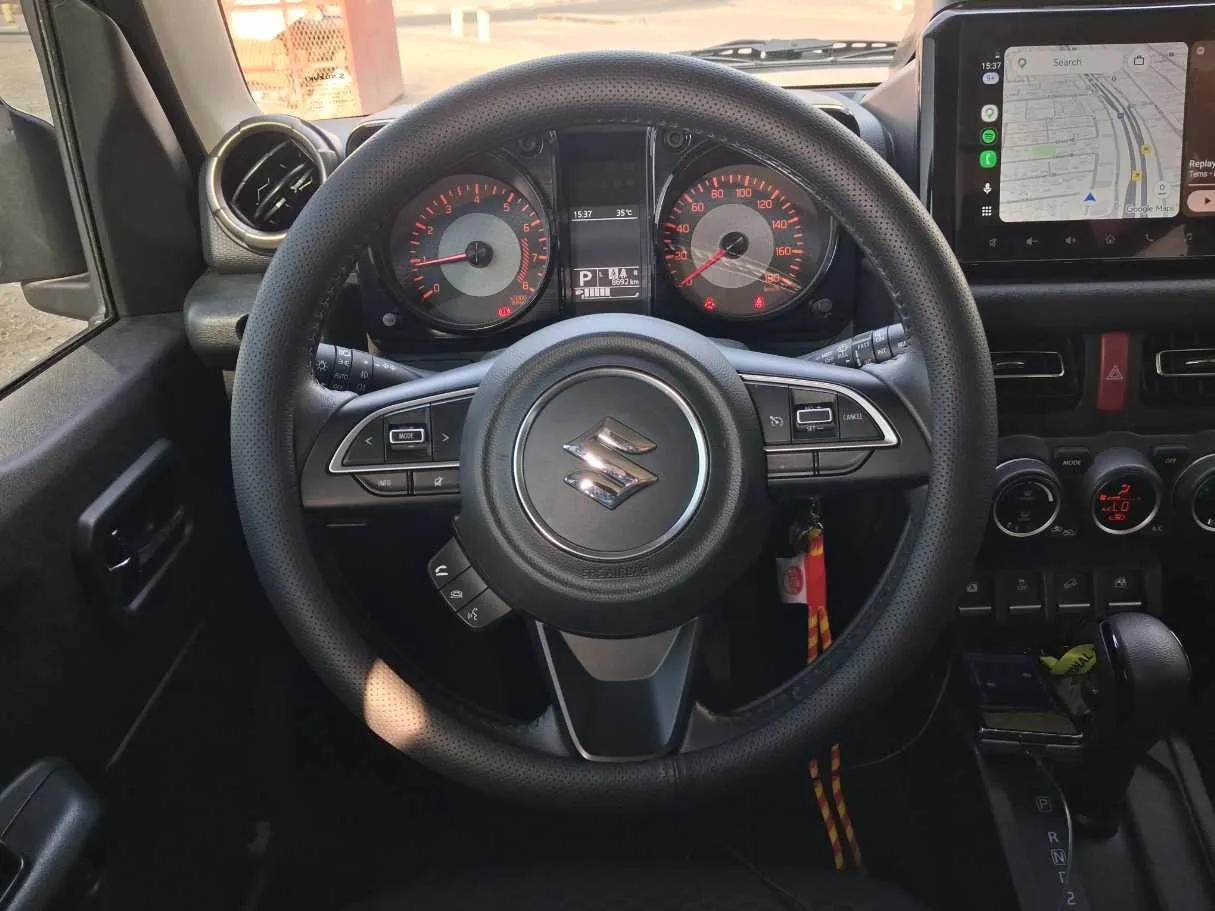 Car image 16