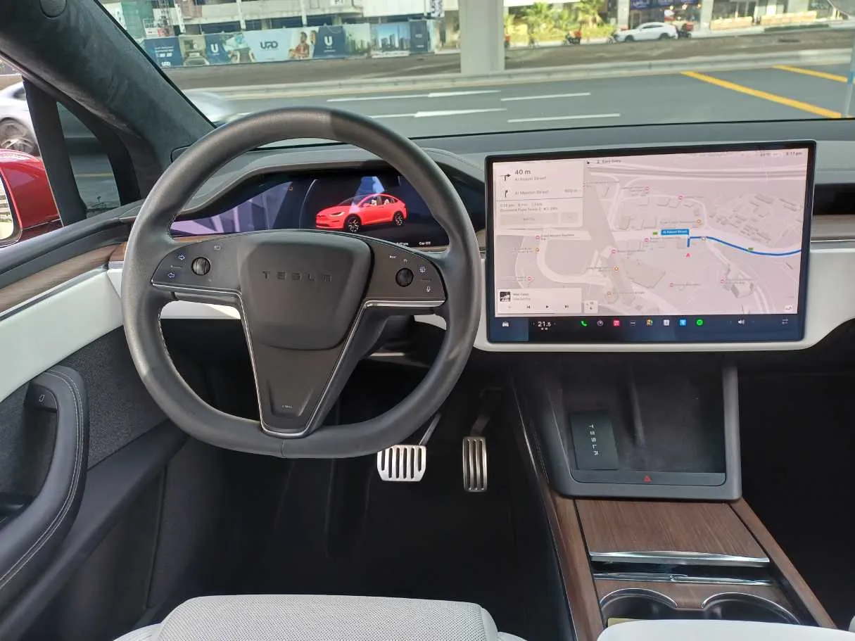 Car image 18