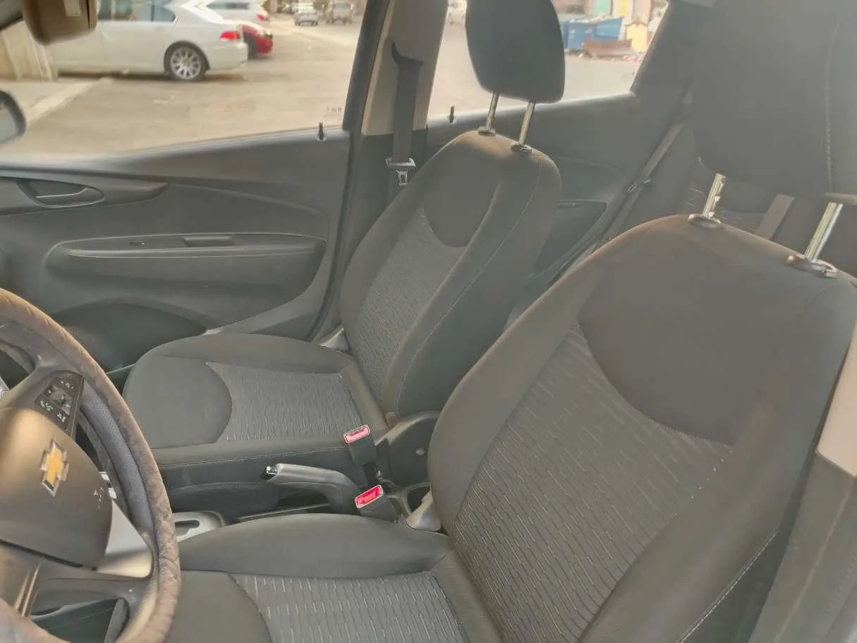 Car image 15