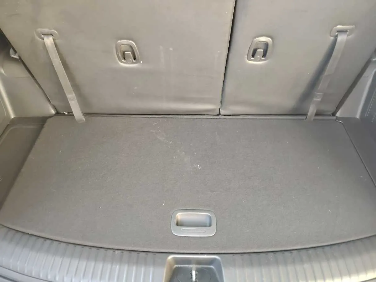 Car image 33