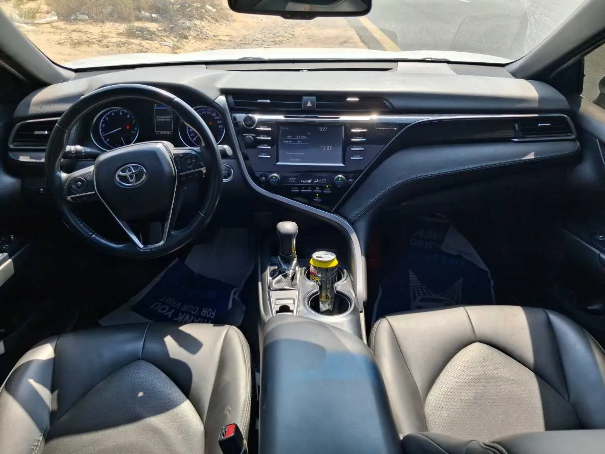Car image 19