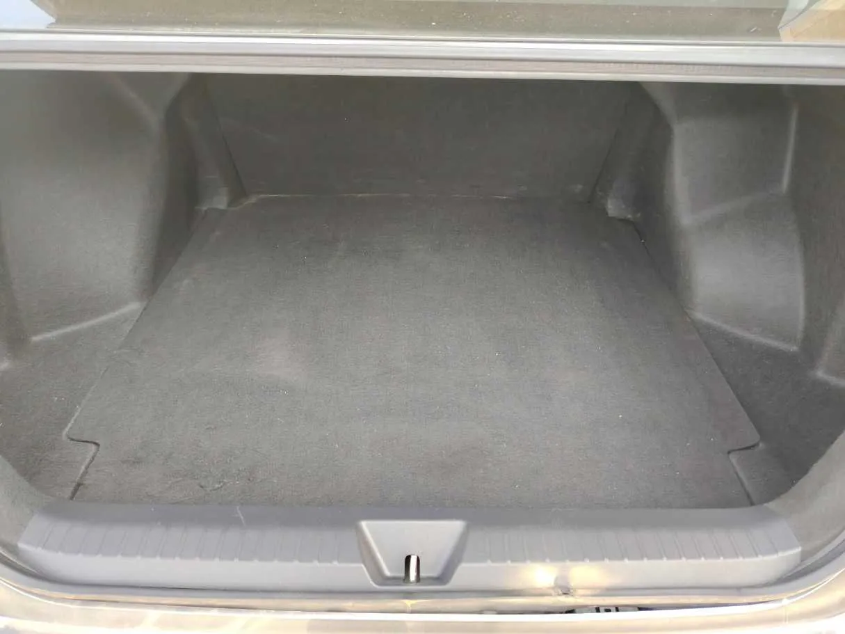 Car image 34