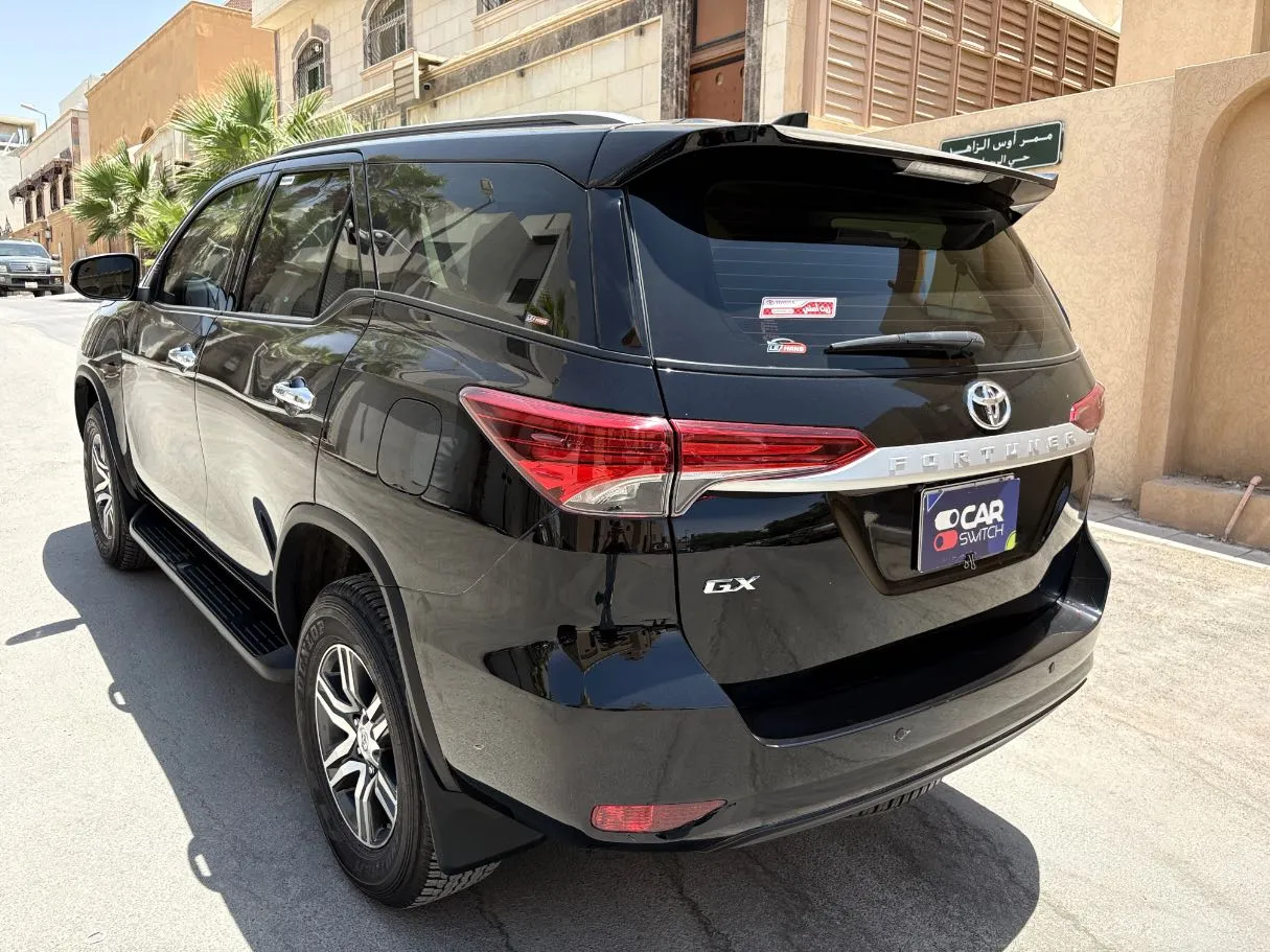 Car image 7