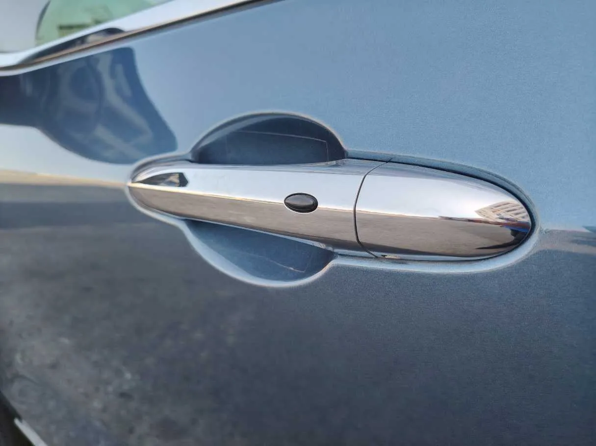 Car image 27