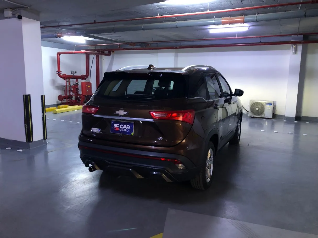 Car image 5