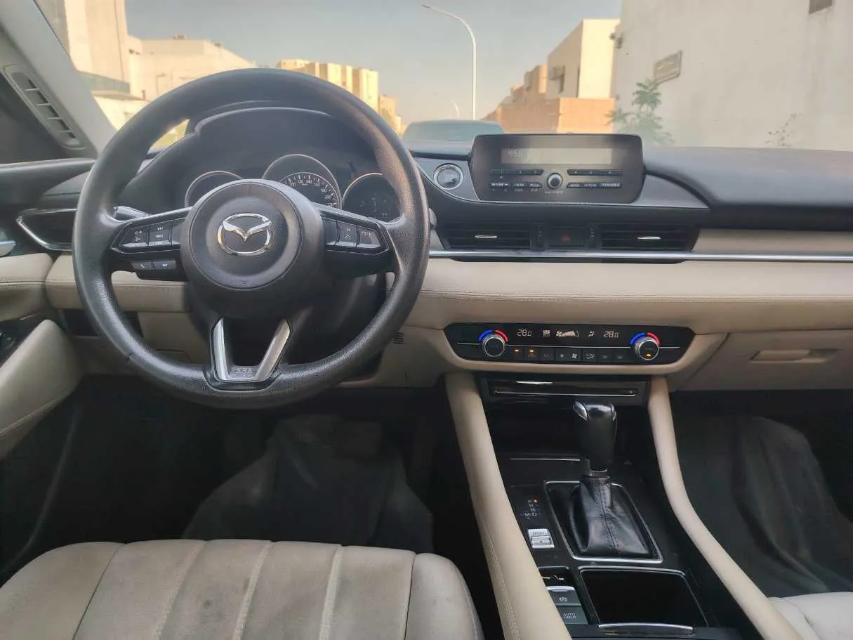 Car image 21