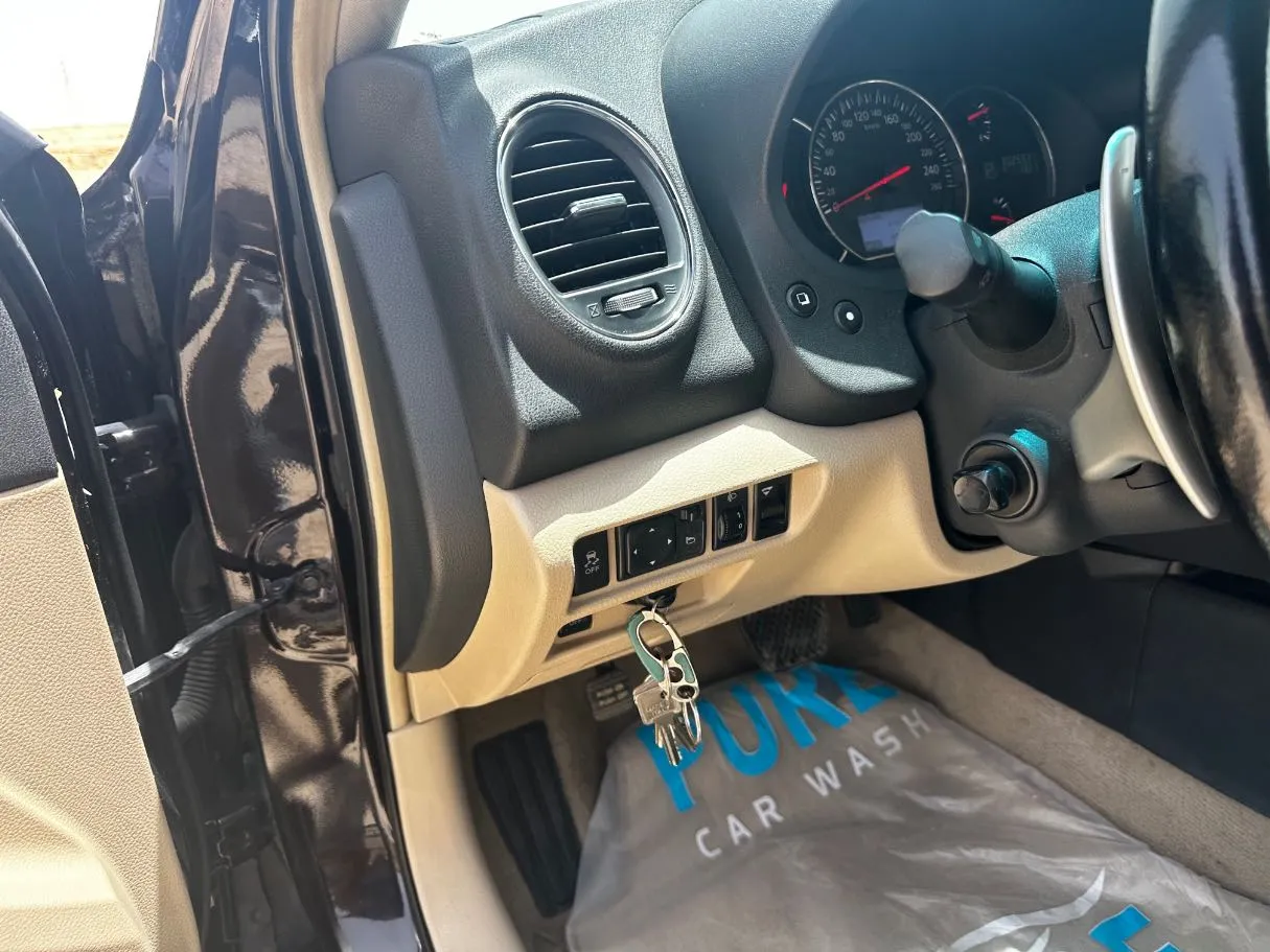 Car image 25
