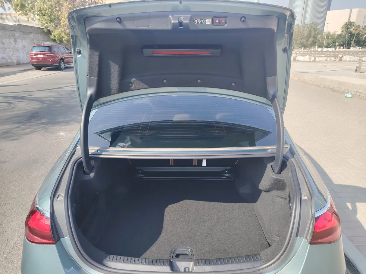 Car image 26