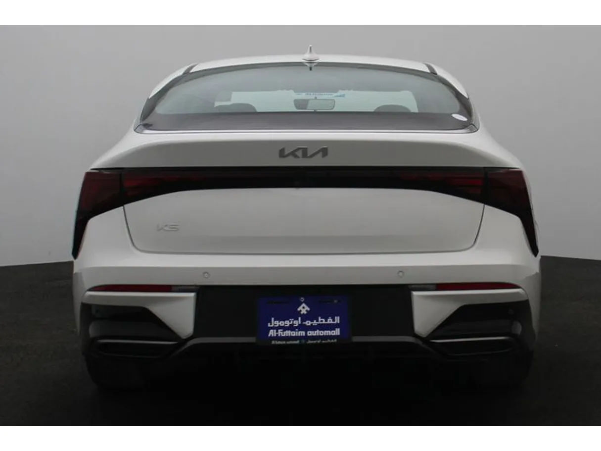 Car image 12