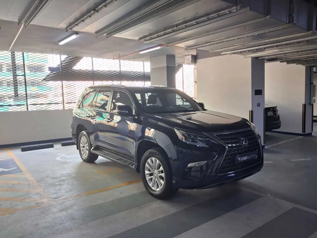Car image 3