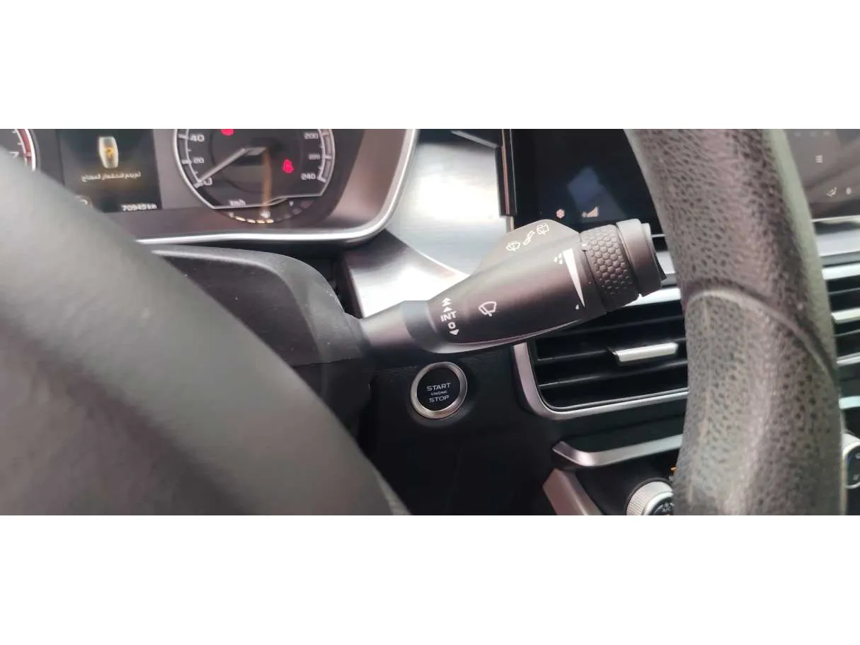 Car image 25