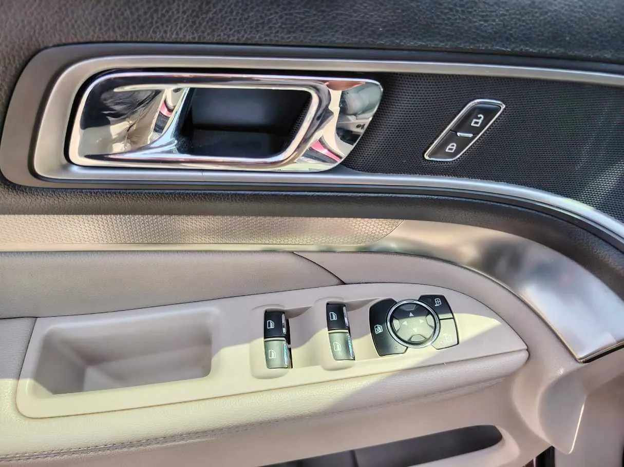 Car image 41