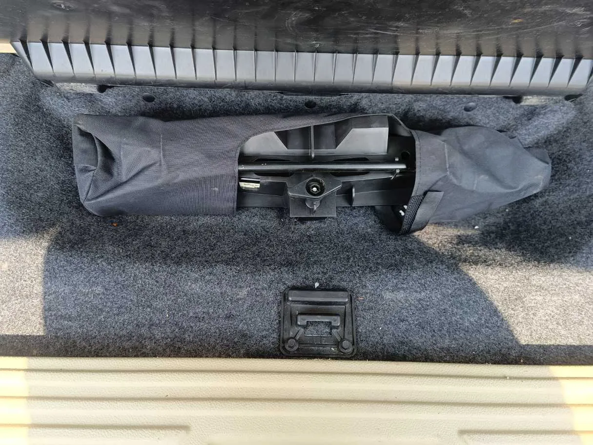 Car image 29