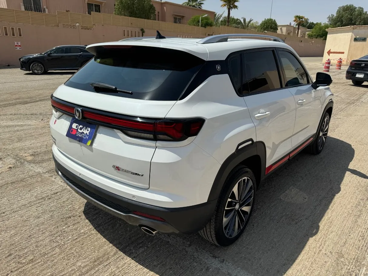 Car image 5