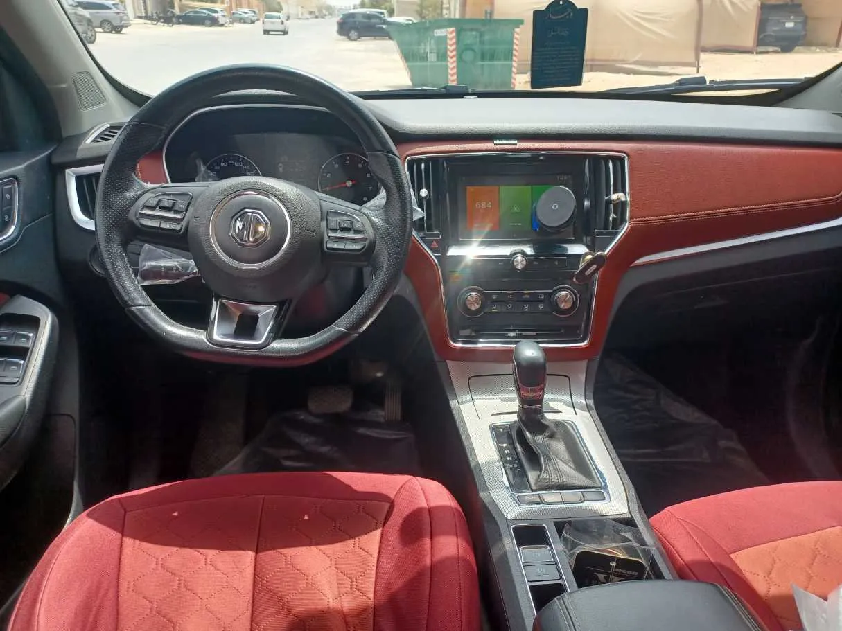 Car image 16